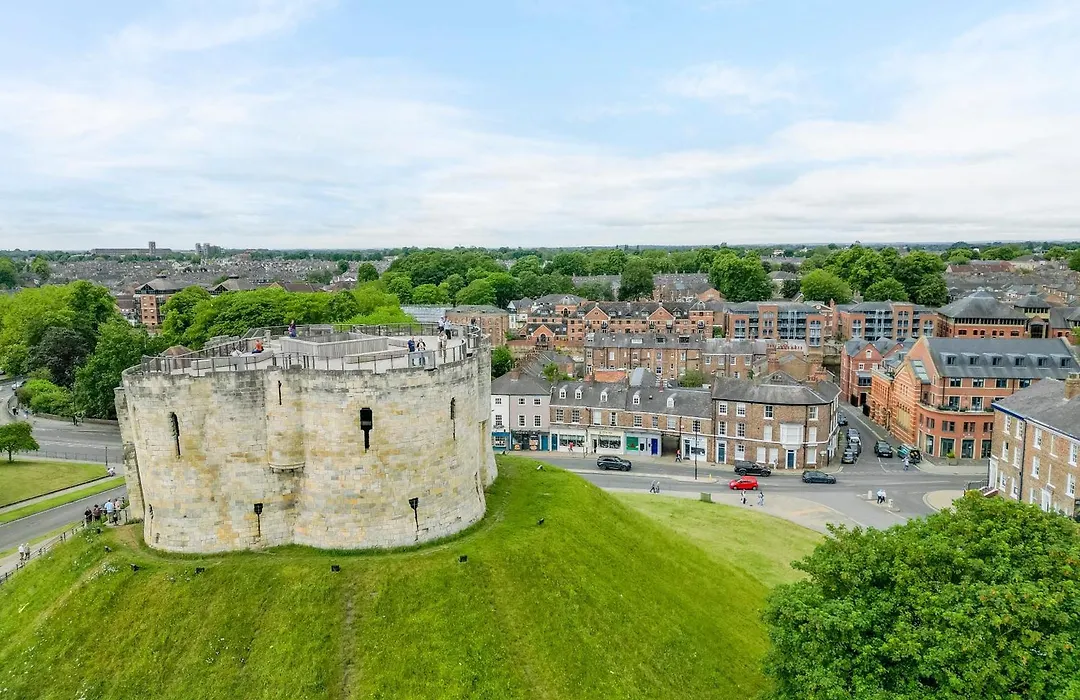 Clifford'S Townhouse-1
