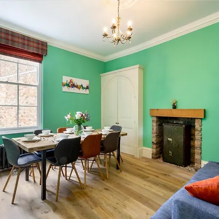 Clifford'S Townhouse-2